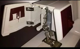 Máquina de Coser Singer Vintage "Magic Tailor"