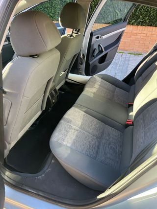 PEUGEOT 407 SR Confort 1.8 4p