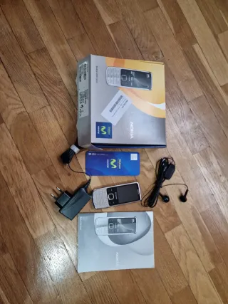 Nokia 6700 classic Plata