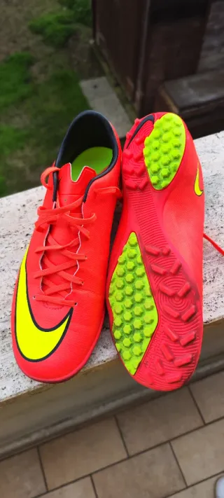 Scarpe calcio Nike Mercurial rosse gialle
