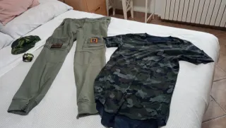 Conjunto militar pantalón y camiseta