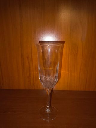 Copa de cristal tallado elegante