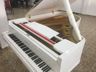 Piano de cola Yamaha Blanco G3