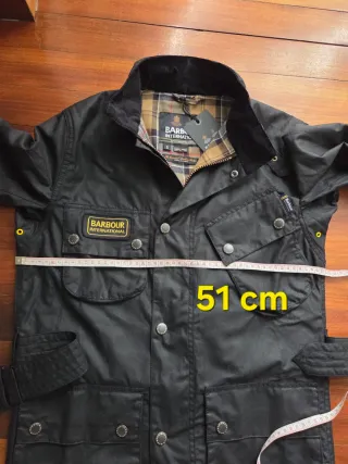 Chaqueta Barbour International Slim Negra