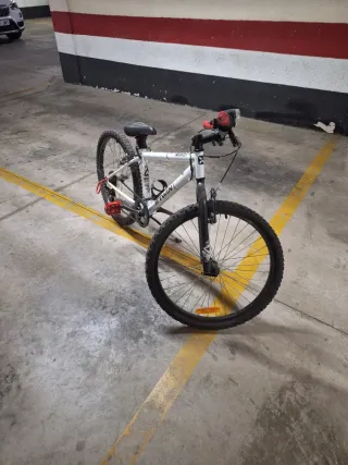 Bicicleta Montaña BTWIN XS Casi Nueva