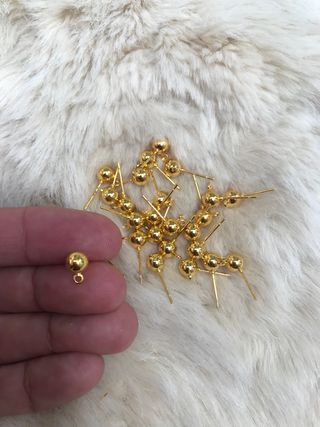 Abalorios para pendientes dorados