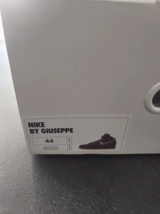 Nike Air Force 1 Mid nere e bianche