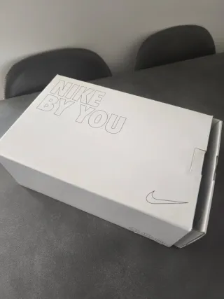 Nike Air Force 1 Mid nere e bianche