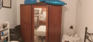 Mueble antiguo de madera