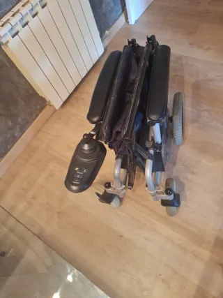 Silla de ruedas eléctrica MedicalPro plegable