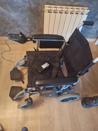 Silla de ruedas eléctrica MedicalPro plegable