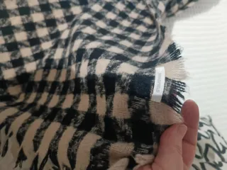 Bufanda cuadros beige y negra mujer