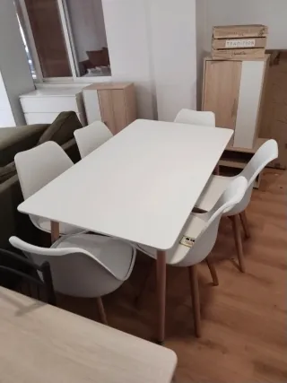 Mesa de comedor blanca con 6 sillas