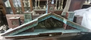 Antigüedades varias de muchos siglos atrás.