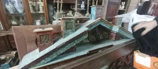 Antigüedades varias de muchos siglos atrás.