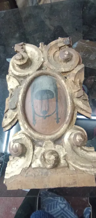 Antigüedades varias de muchos siglos atrás.