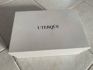 Zapatos negros de tacón con cordones