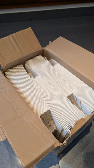 Caja de sobres cartón A5+ (96 uds)