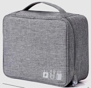 Organizador de cables y accesorios