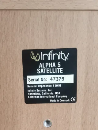 Altavoces Infinity Marrones y Plateados