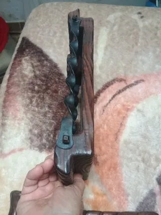 Cascanueces antiguo de madera