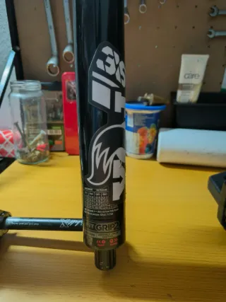 Suspensão Fox 36 Performance Grip 2 (29)