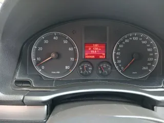 Volkswagen Golf 5  1.6 FSI gasolina pegatina B