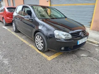 Volkswagen Golf 5  1.6 FSI gasolina pegatina B