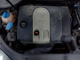 Volkswagen Golf 5  1.6 FSI gasolina pegatina B