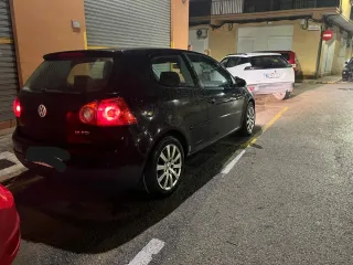 Volkswagen Golf 5  1.6 FSI gasolina pegatina B