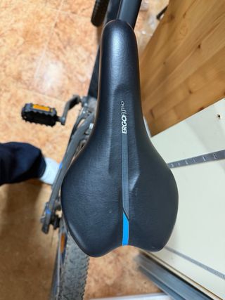 Bicicleta Btwin Negra y azul