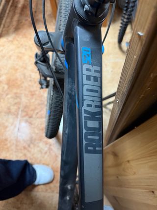 Bicicleta Btwin Negra y azul