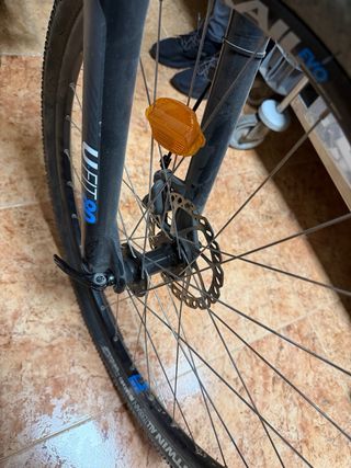 Bicicleta Btwin Negra y azul