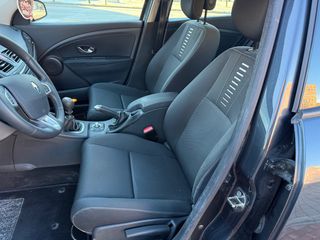 RENAULT MEGANE 1.6 i 16V 5 PUERTAS