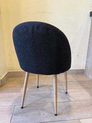 Mesa de comedor y sillas de bar