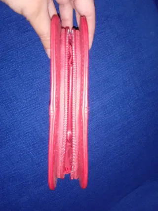 Cartera monedero Max Factor roja