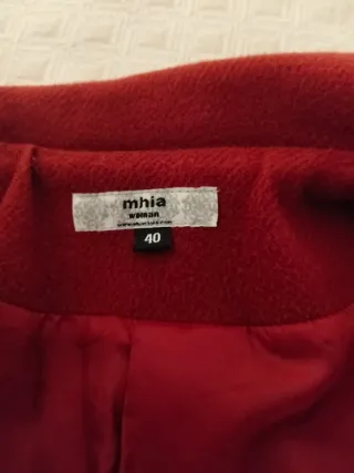 Abrigo rojo mujer
