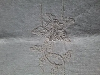 Tendone lino ricamato a mano