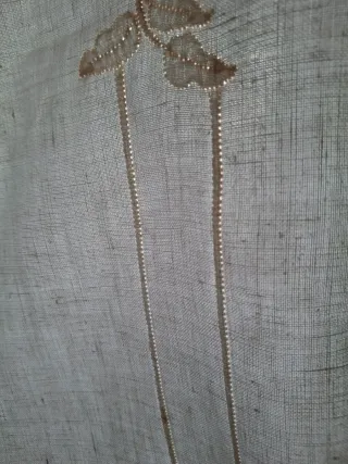 Tendone lino ricamato a mano