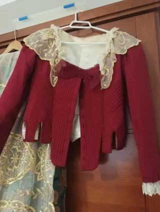 Corpiño Granate con Encaje Dorado