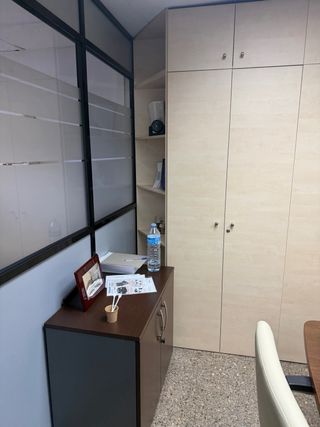 Mobiliario de oficina completo