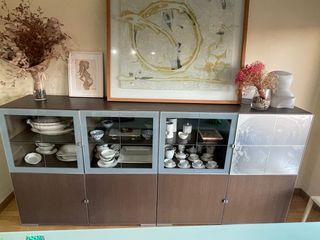 Mueble de salón almacenaje y vitrina wengué