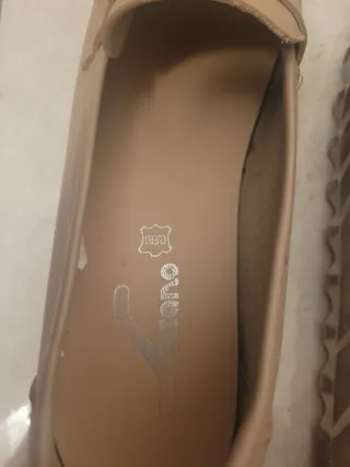 Mocasines de piel cómodos color beige