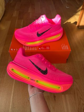 Nike Vomero Premium ‘Hyper Pink’