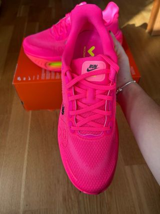 Nike Vomero Premium ‘Hyper Pink’