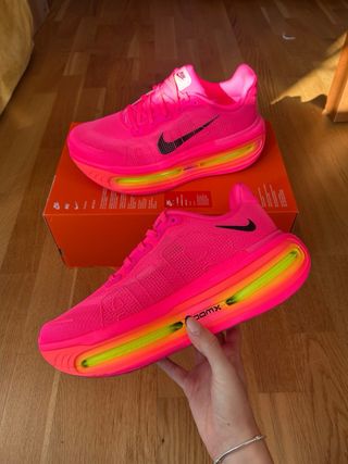 Nike Vomero Premium ‘Hyper Pink’