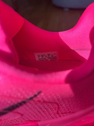 Nike Vomero Premium ‘Hyper Pink’