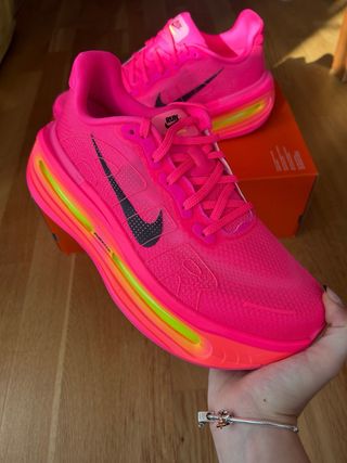 Nike Vomero Premium ‘Hyper Pink’