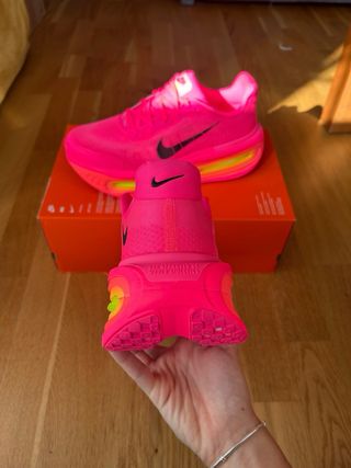 Nike Vomero Premium ‘Hyper Pink’