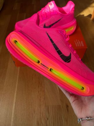 Nike Vomero Premium ‘Hyper Pink’